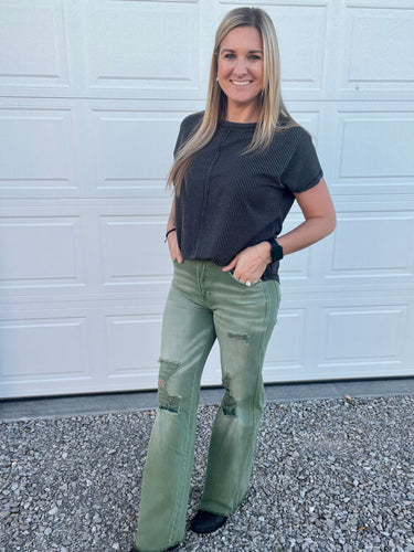 CURVY Olive distressed jeans